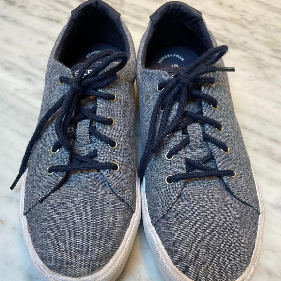 Sperry Top-Sider memory foam canvas sneakers, Youth size 6 - Picture 1 of 3